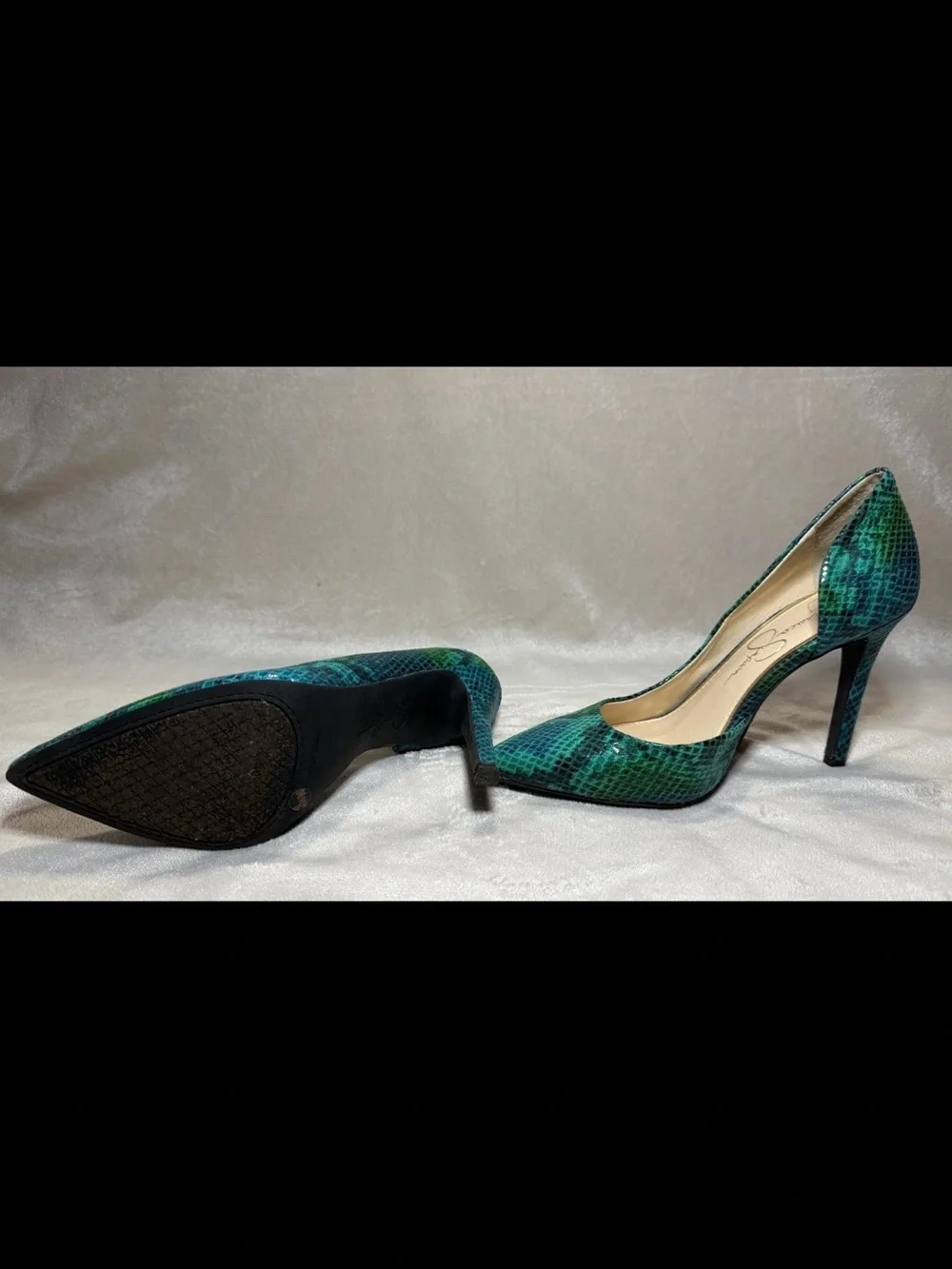 Jessica Simpson bold snakeskin